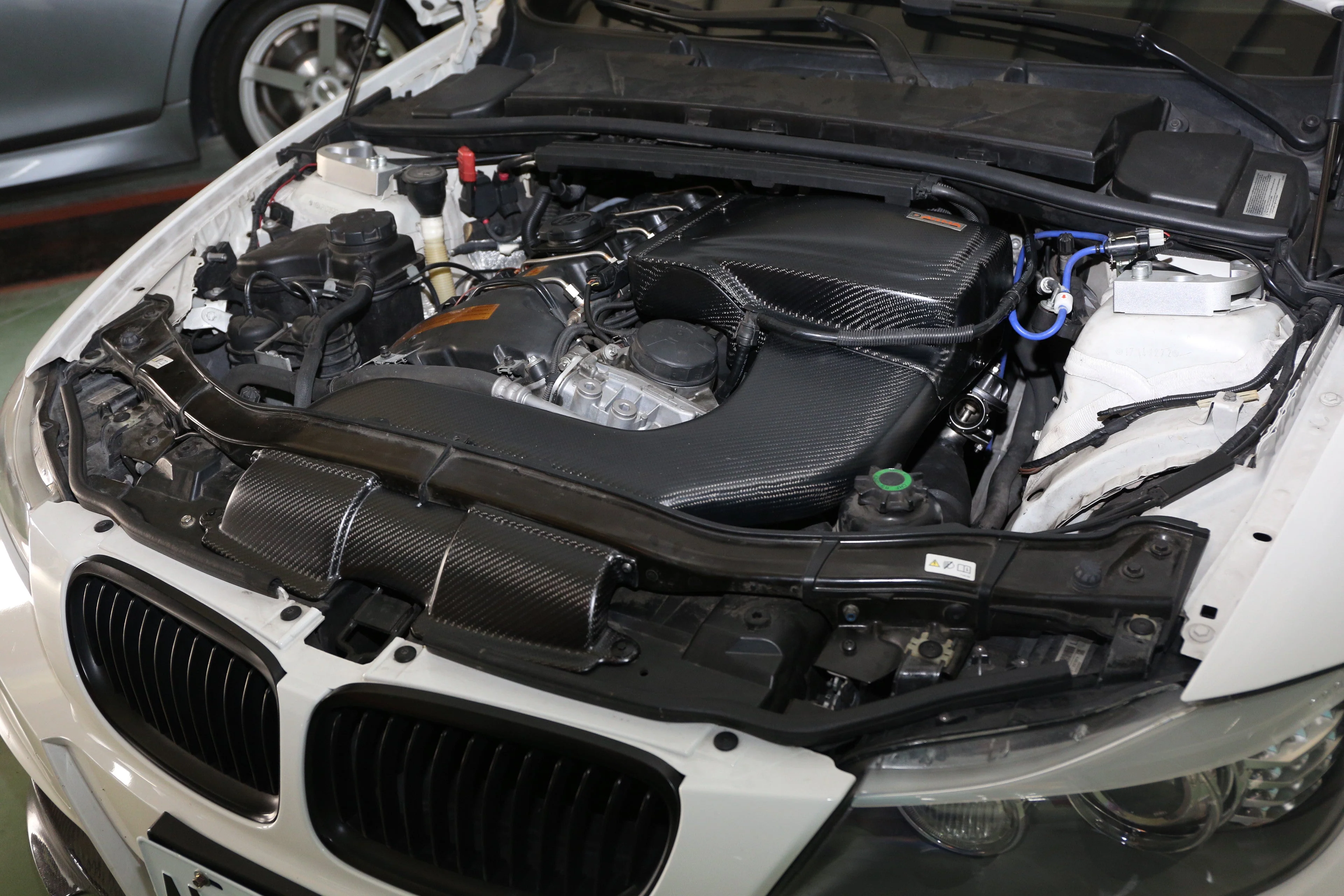 ARMASPEED BMW 3 Series | E90 | 335i Carbon Fiber Cold Air Intake - Image 4