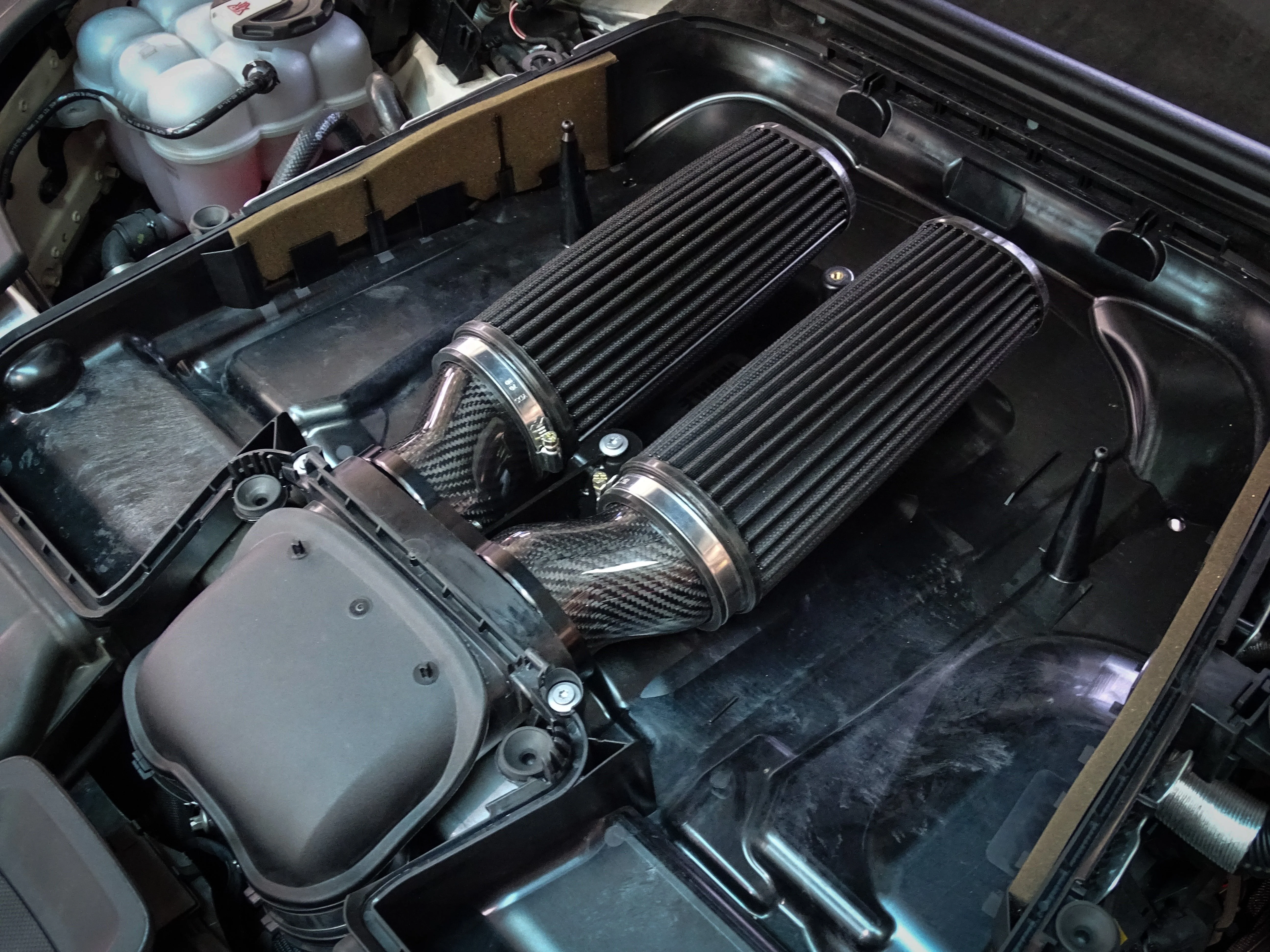 ARMASPEED Porsche Cayenne 3rd Gen | E-Hybrid / S / GTS / Turbo | Carbon Fiber Cold Air Intake - Image 6